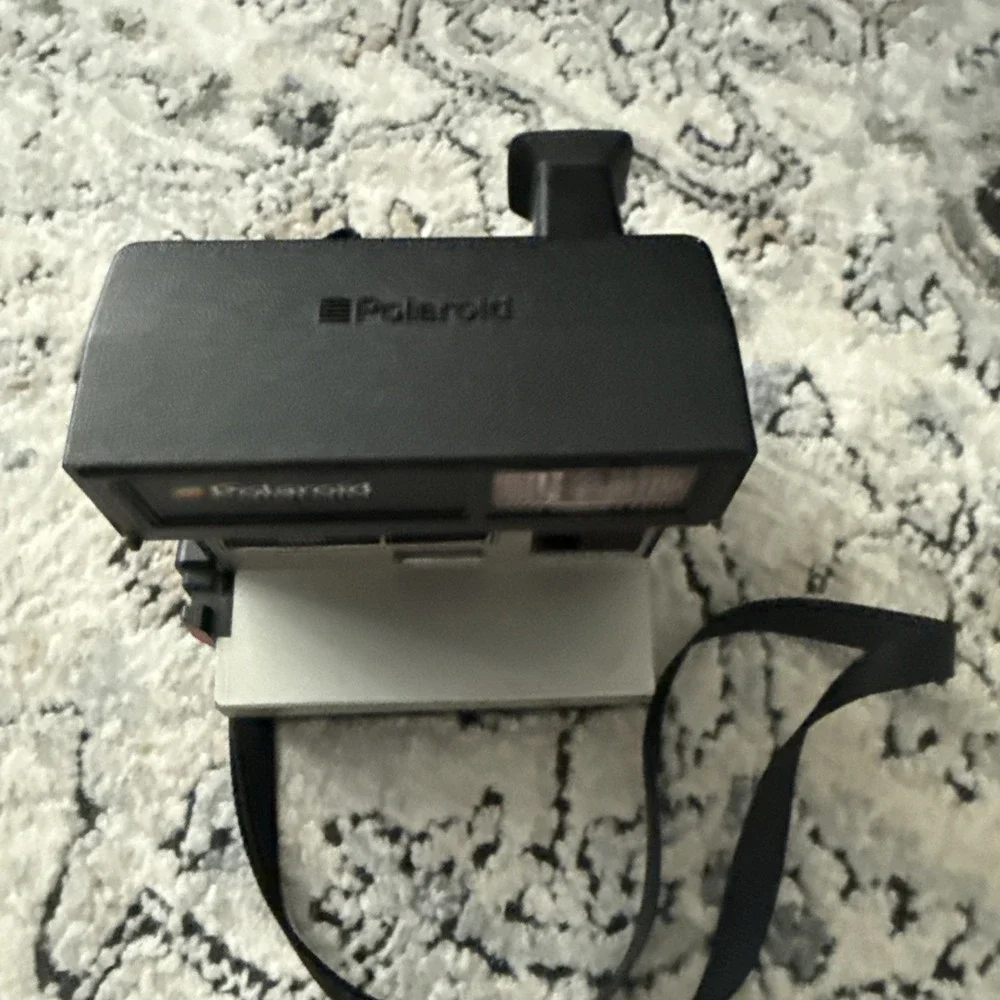 Vintage Polaroid Sun 600 LMS Camera Powers On
